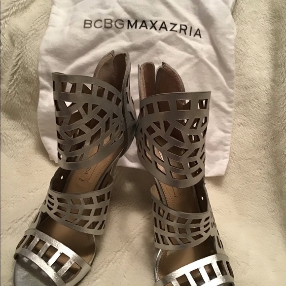 BCBG NWT metallic heels - Picture 11 of 14